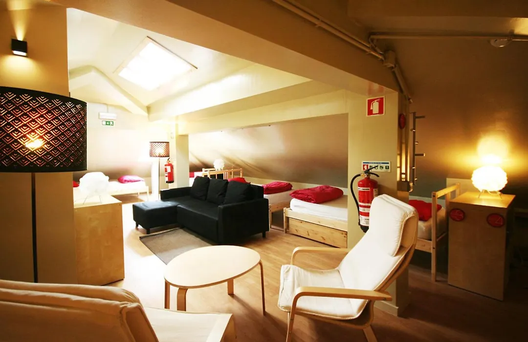 PILOT Design Hostel&Bar-1