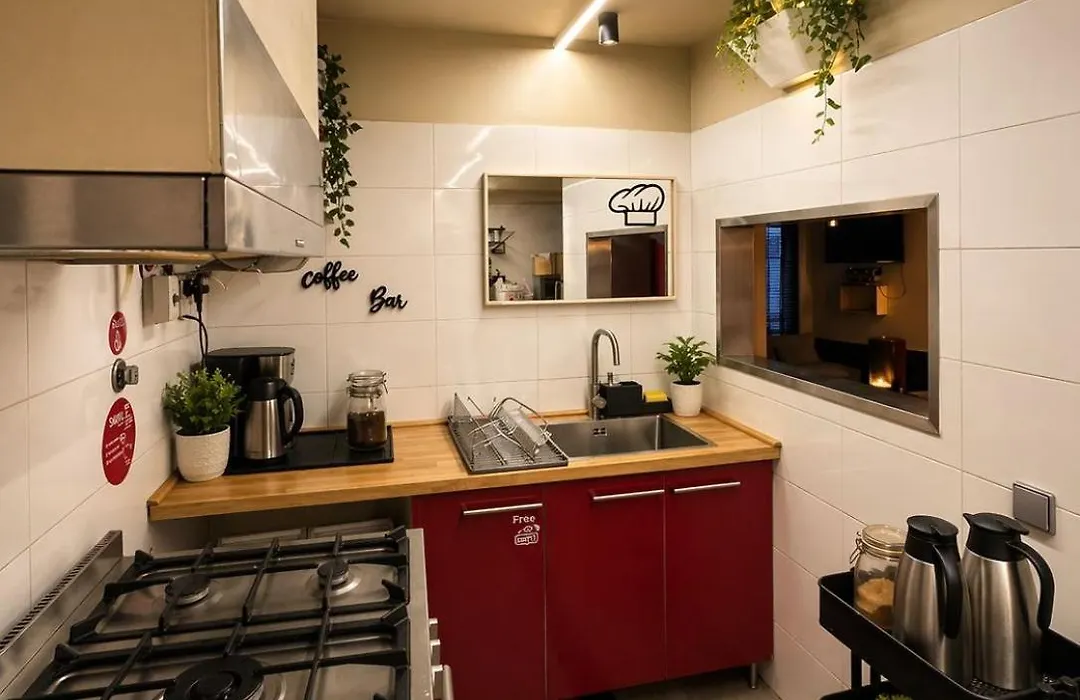Pilot Design Hostel & Bar-1