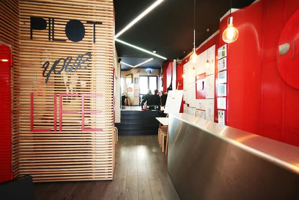 Pilot Design Hostel & Bar-1